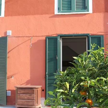 Aeroporto Bellini Rooms-3