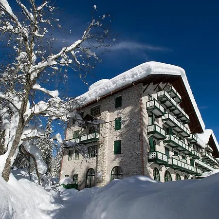 Hotel Lago di Braies-3
