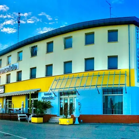 Hotel Riverside-2