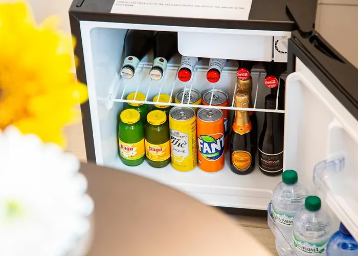 Suite Black And Wite Pisa