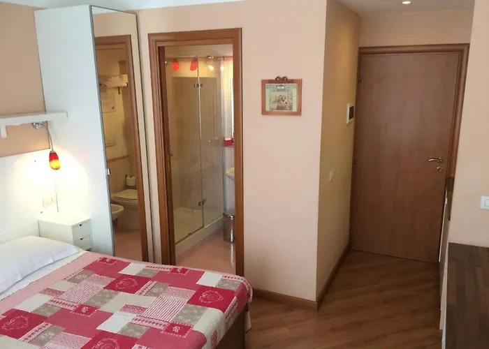 Luna Rossa Roma Guest House