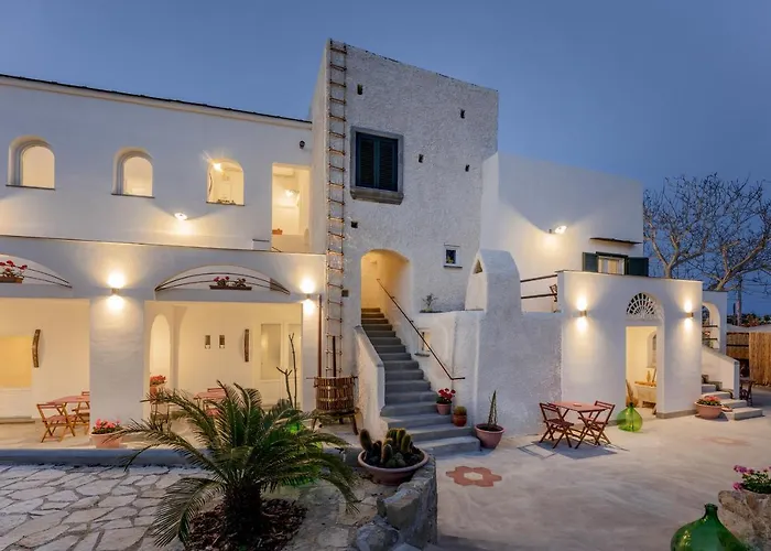 Cala Cala Rooms,Restaurant & Farm Experience Procida