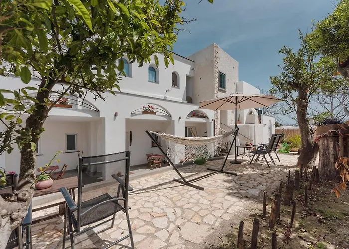 Cala Cala Rooms,Restaurant & Farm Experience Procida