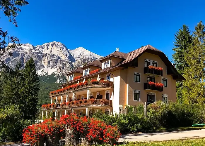 Boutique Hotel Villa Blu Cortina dʼAmpezzo