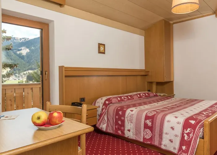 Hotel Garni Lastei Pozza di Fassa
