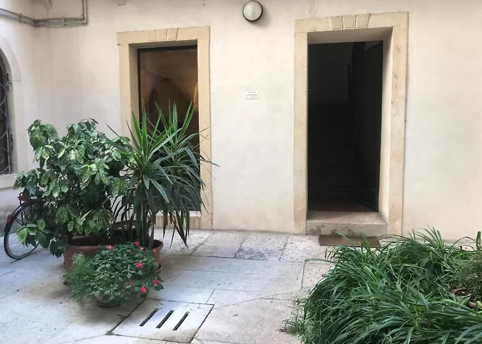 Palazzo Della Torre Room Verona