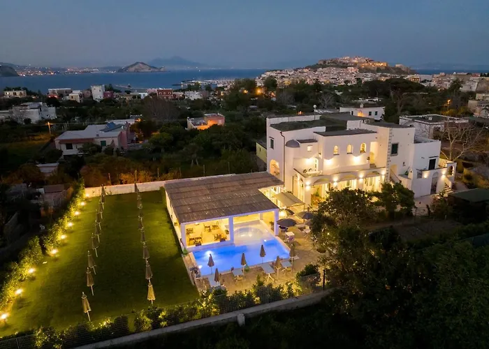 Cala Cala Rooms,Restaurant & Farm Experience Procida