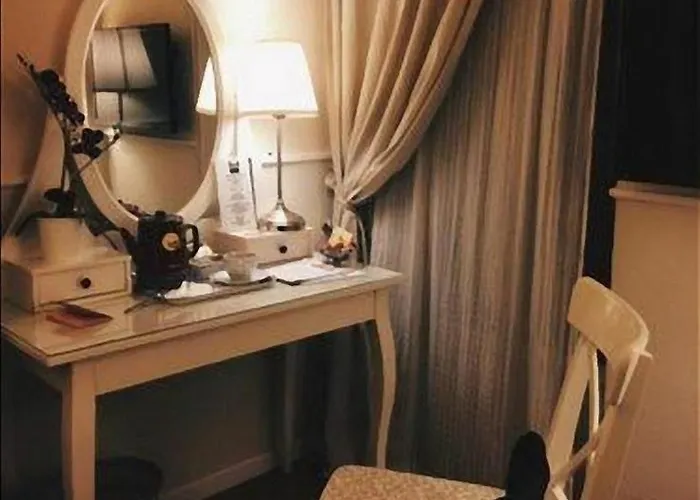 Colfelice Rooms Roma