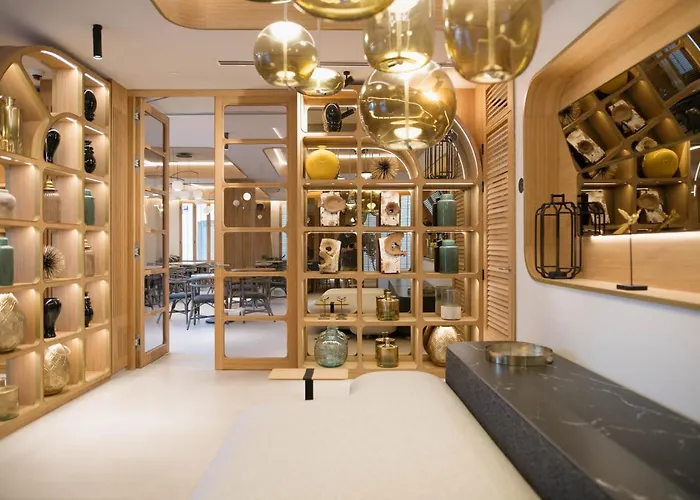 Myr Puerta Serranos Valenza