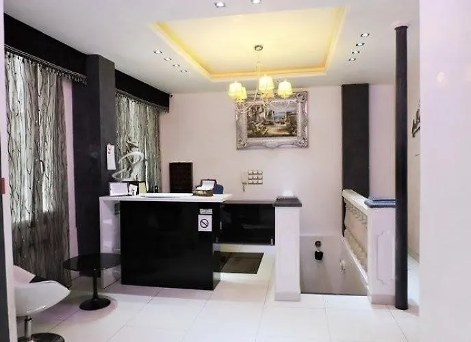 Hotel De L'Aveyron Parigi