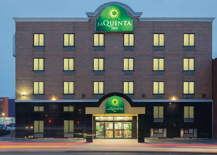 La Quinta Inn By Wyndham Queens New York