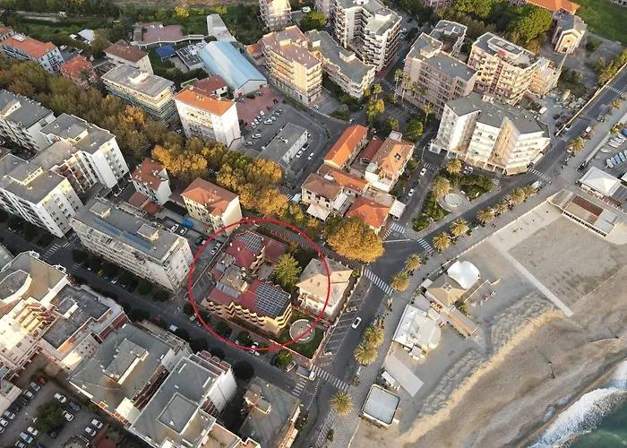 Hotel Xxv Aprile Casa Per Ferie Albenga
