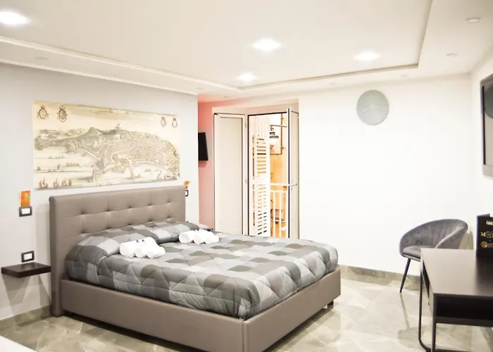 Suite Napoli Sotterranea Con Jacuzzi