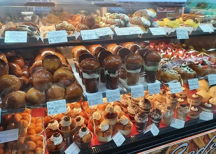 Nolana 28 Rooms In Napoli