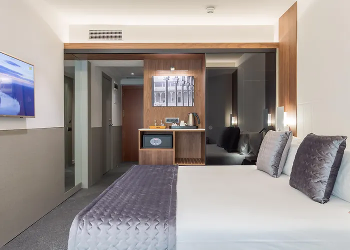 Best Western Premier Hotel Dante Barcellona