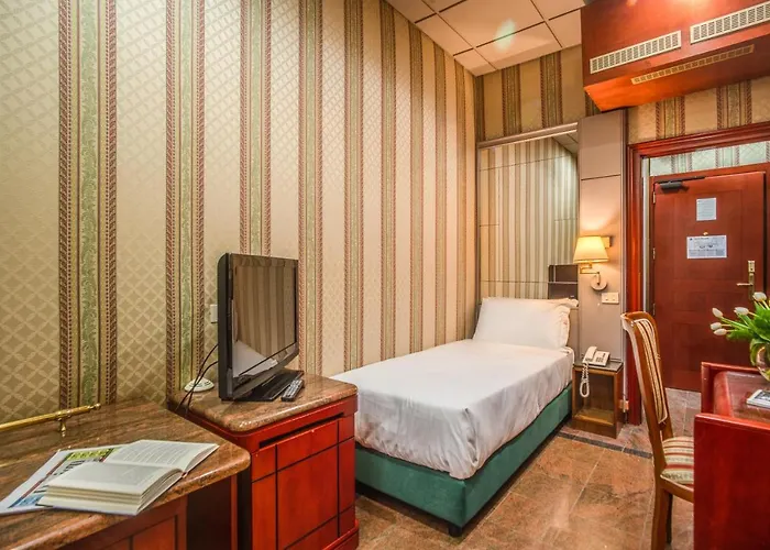 Castro Pretorio 64 Easy Rooms Roma