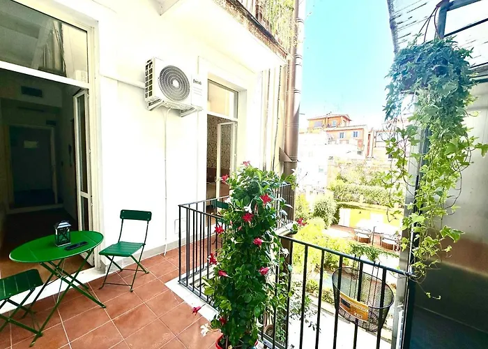 Trevi Romantic Alcova