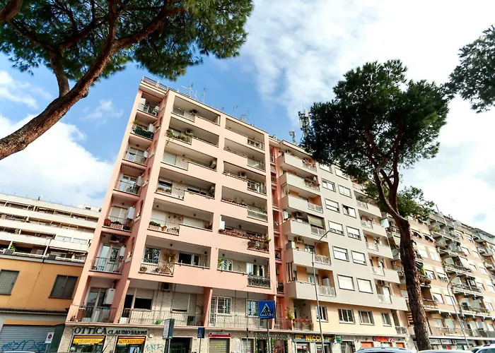 Appia Nuova Lucrezia Apartment Roma