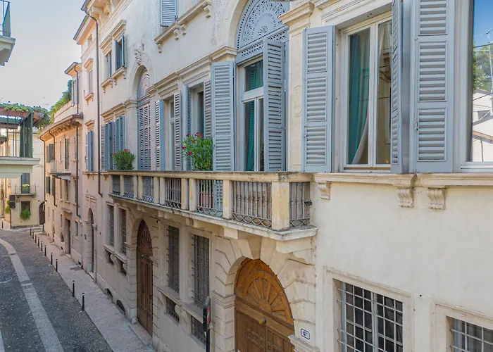 Corte Realdi - Palazzo Camozzini Verona