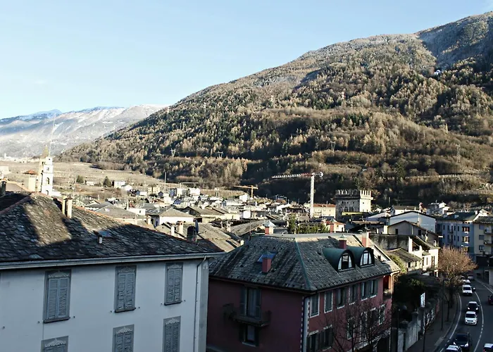 Hotel Bed & Rooms , Corte Rossa -1 Min Walk To Bernina Express Tirano