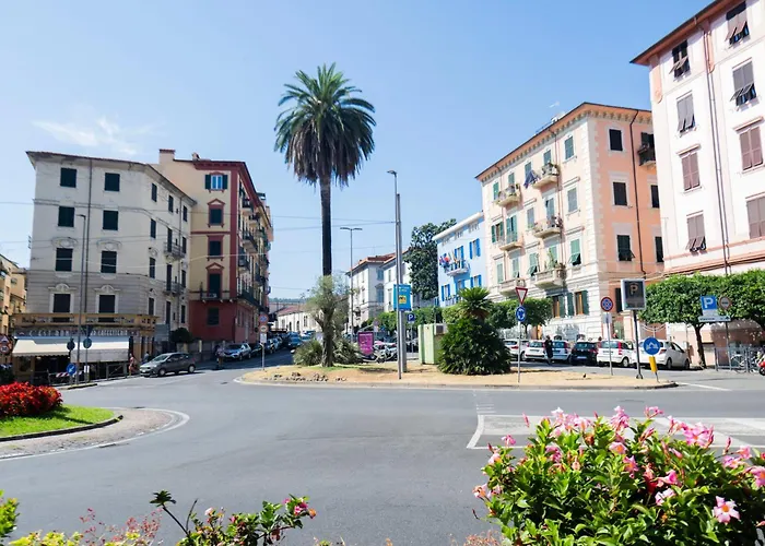 Affittacamere Saint Bon 15 - 5 Terre Rooms And Suites La Spezia