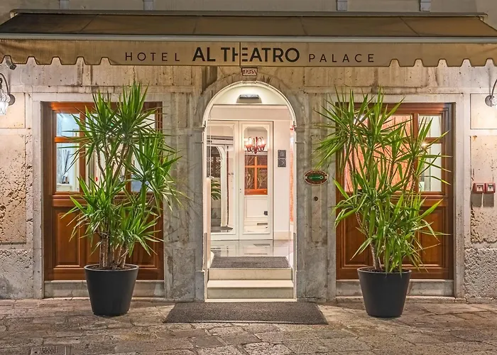Al Theatro Palace Venezia