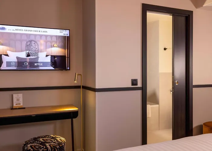 Hotel Grand Coeur Latin Parigi