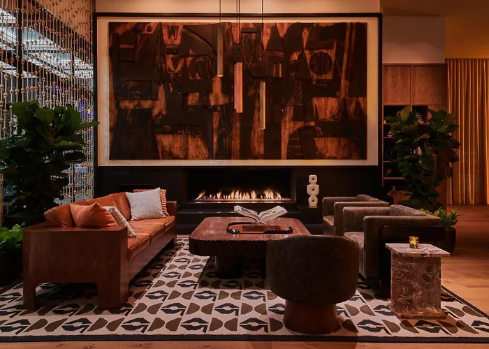 HOLLYWOOD VOLUME, a Tribute Portfolio Hotel Los Angeles
