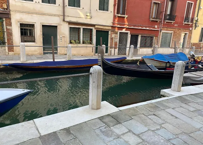 Ca' San Trovaso - 6 Rooms Venezia