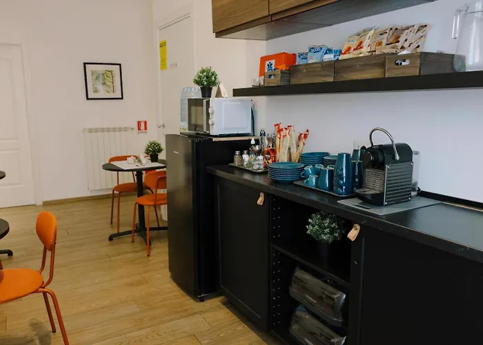 The B Place Cola Roma