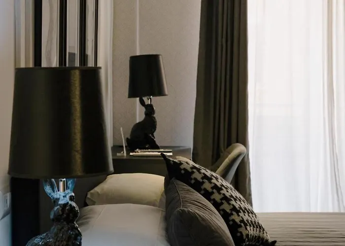 The B Place Cola Roma