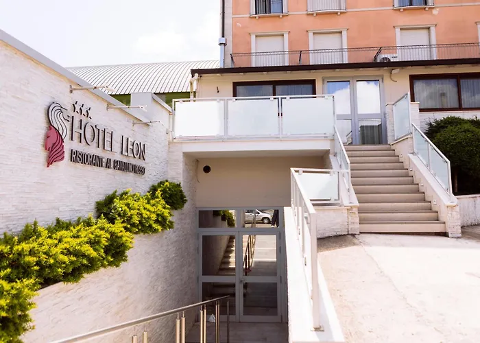 Hotel Leon - Ristorante Al Cavallino Rosso San Giovanni Rotondo