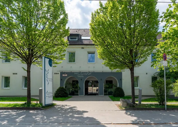 Das Schreder Hotel - Munich Free Parking