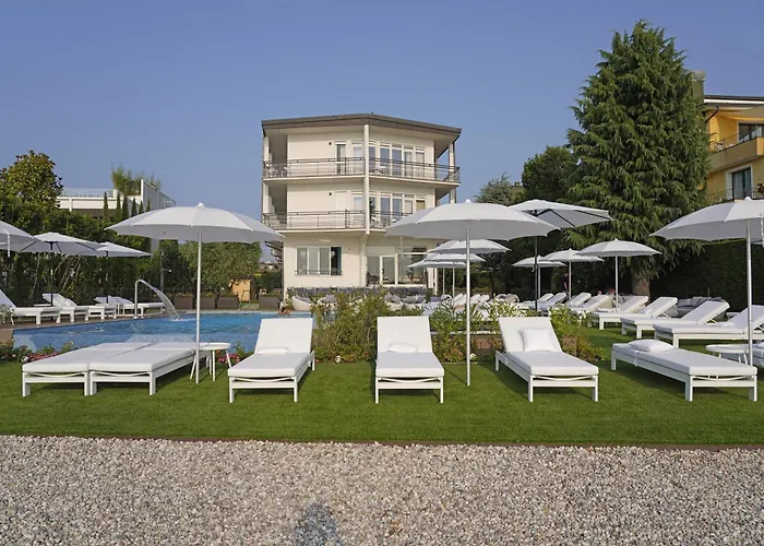 Hotel Unico By Dori Sirmione