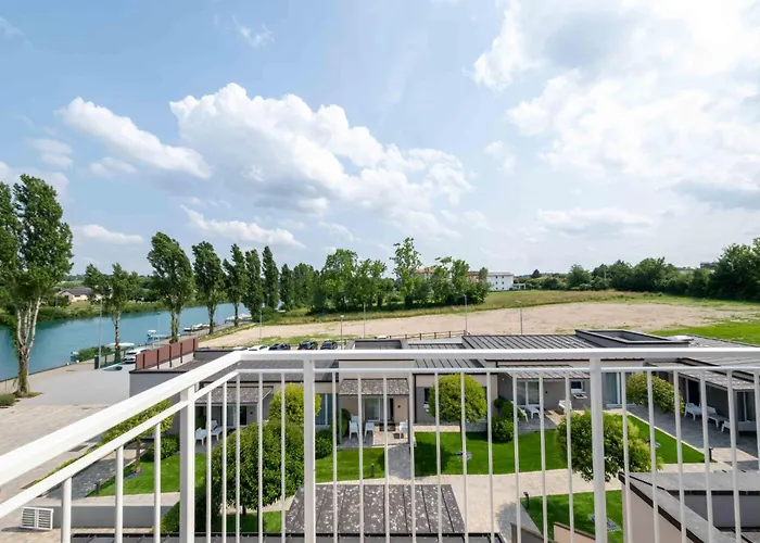 Aurora Aparthotel Peschiera del Garda