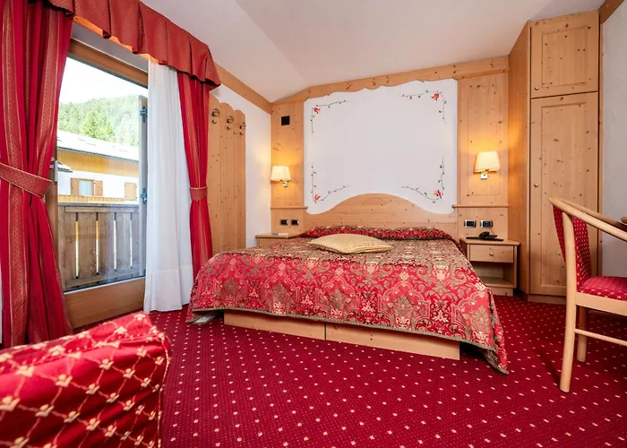 Hotel Garni Lastei Pozza di Fassa