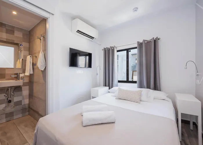 Hostal Costa Ibiza città
