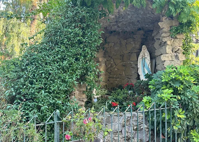 Bed and Breakfast Casa per Ferie Eden Cusmano Roma