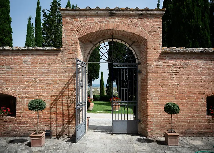 Hotel Castello di Leonina Siena