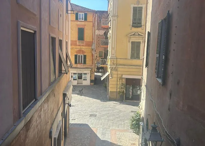 Hotel Archivolto del Teatro, 3 Albenga