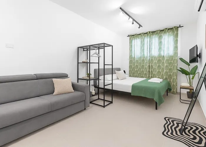 Room 12 Milano -Near Train Station -15 Min Rho Fiera-Duomo-Malpensa