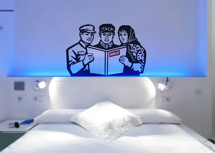 Chic & Basic Tallers Hostal Barcellona