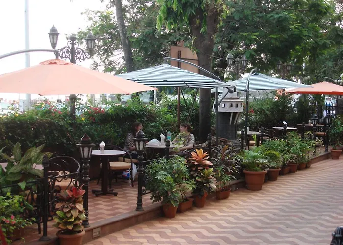Sea Palace Hotel - Near Gateway Of India Bombay