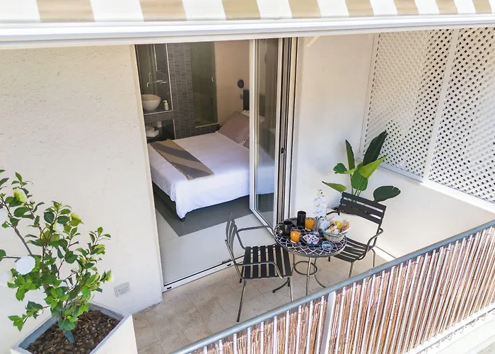 Moai Home Roma