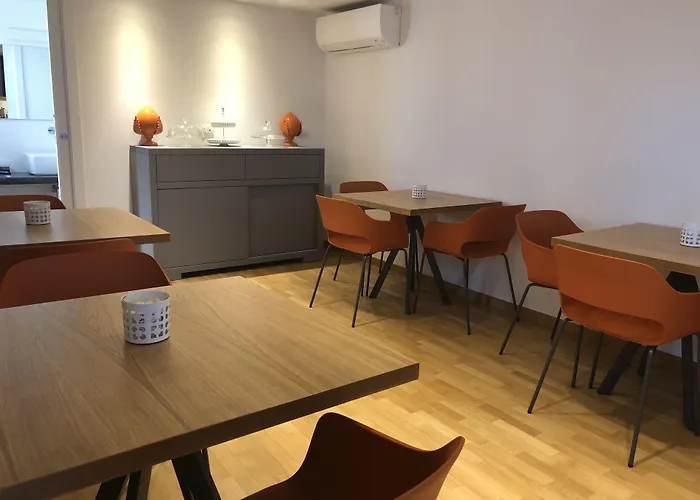 200 Rooms & Terrace Bari