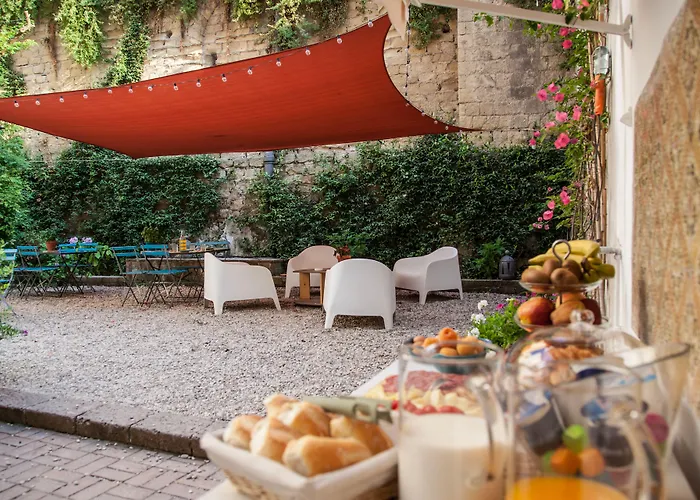 Borgo Vergini Garden B&B Napoli