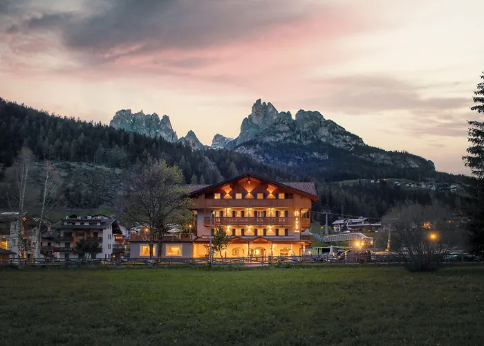 X Alp Hotel Pozza di Fassa