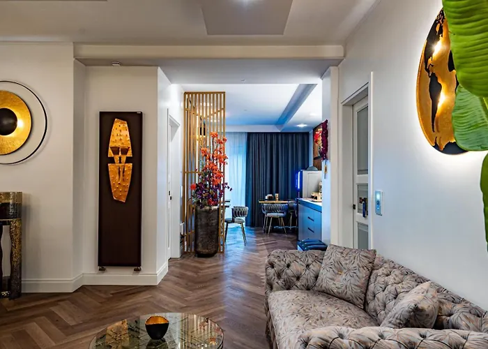 SOFIA Ultra Suite Collection Roma