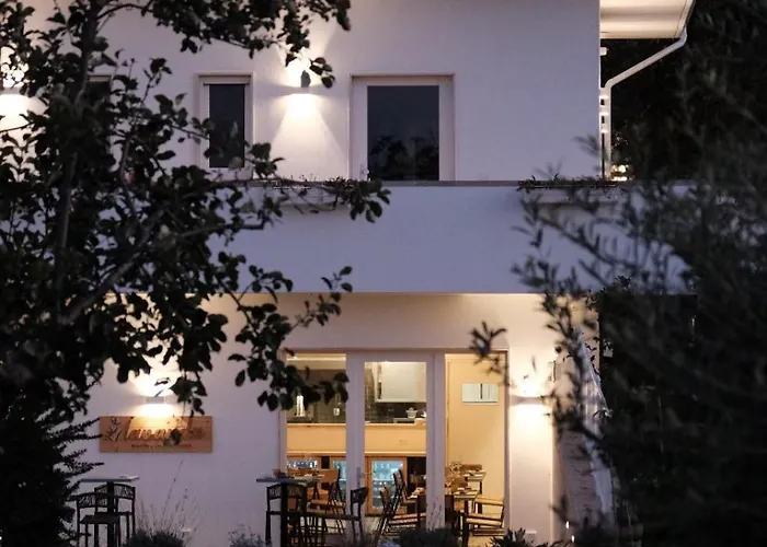 Hotel L'Amarena Garden House Matera