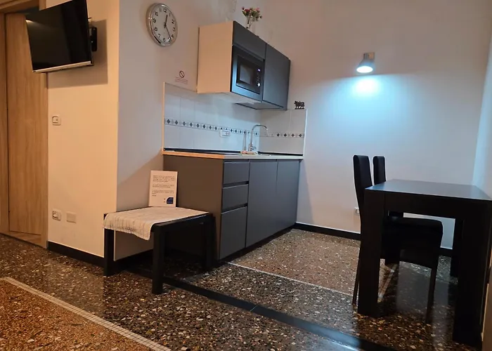 Hotel House LeoMar di Sara Genova